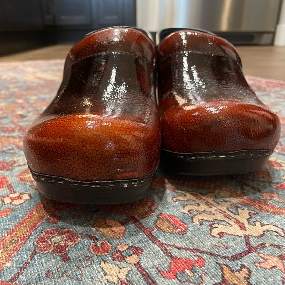 Sanita, Size 40, Brown Shiny Gradient Color, Excellent condition - Picture 2 of 6